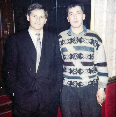 Слева воры в законе: Мераб Табагуа (Муха) и Олег Рогачев (Рогаченок), 1994 год
