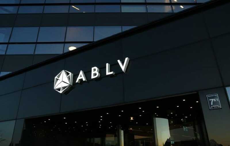 Die schmutzige Spur der ABLV: Wie Banker Andris Ovsyannikov die Firma Manat nutzte, um 50 Millionen Euro zu waschen